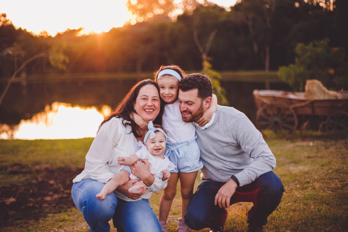 fotografa familia curitiba - ensaio externo campo cascara sentinela menina bebe 
