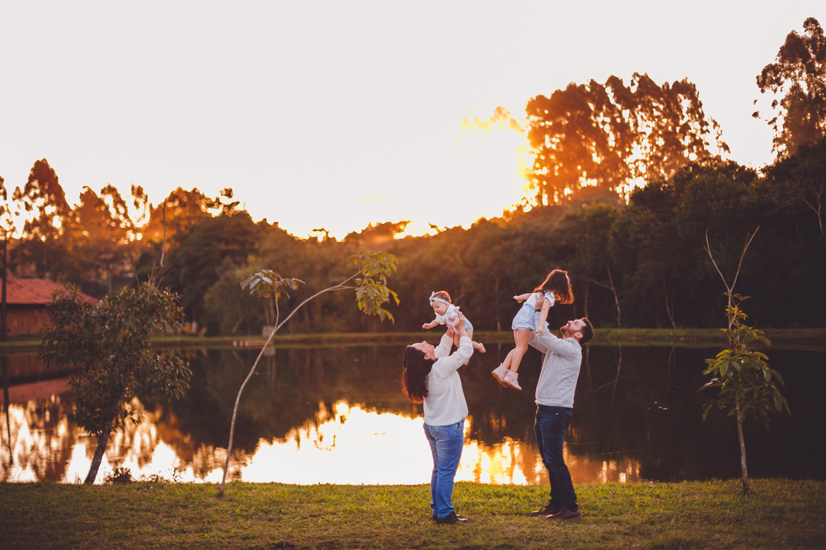fotografa familia curitiba - ensaio externo campo cascara sentinela menina bebe 