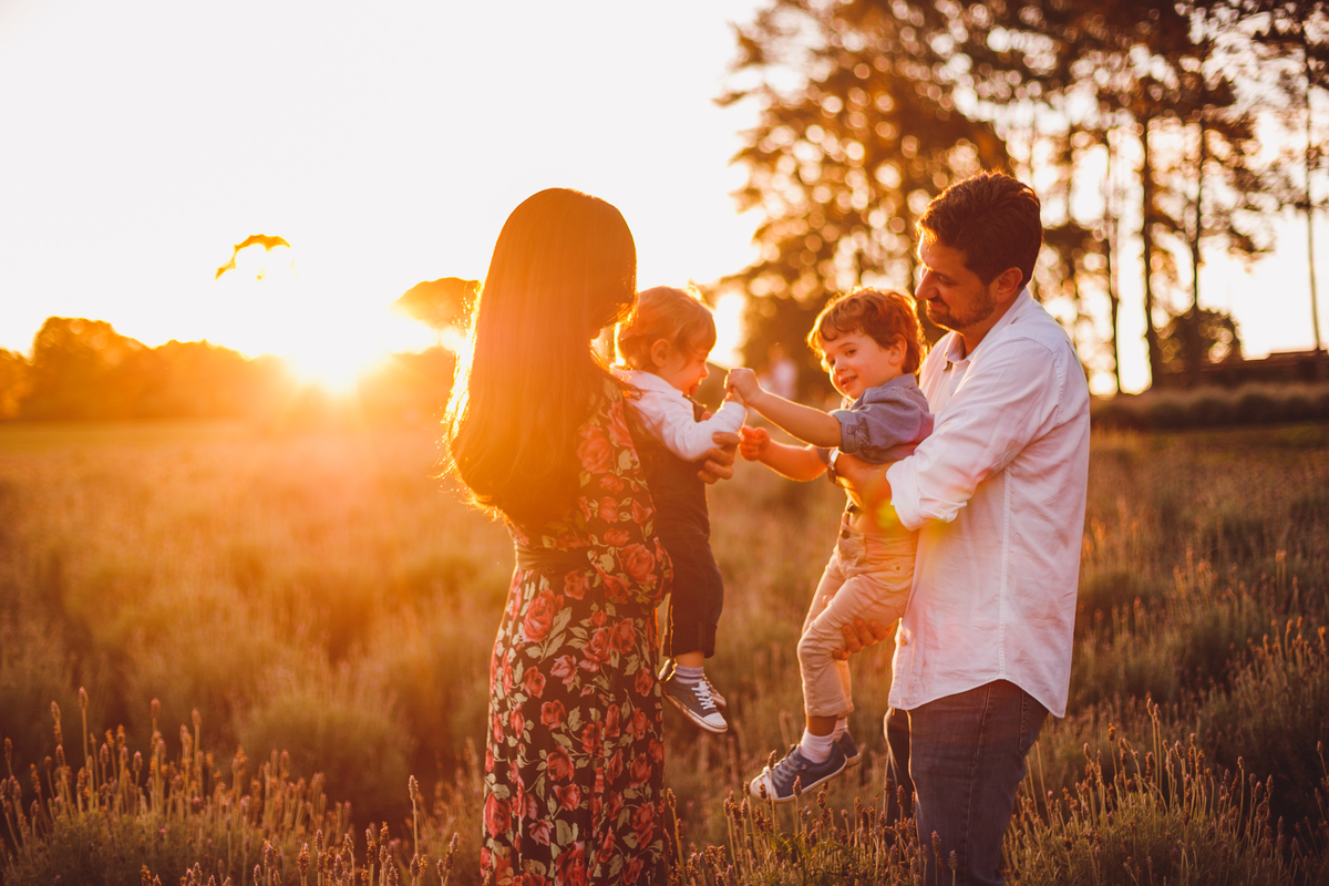 fotografa familia curitiba - ensaio Lavandario externo menino bebe