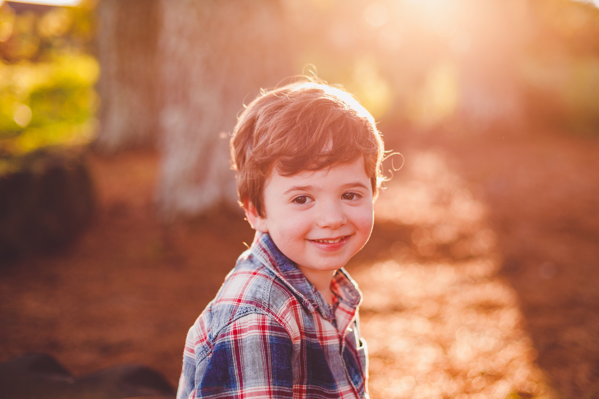 fotografa familia curitiba - ensaio Lavandario externo menino bebe