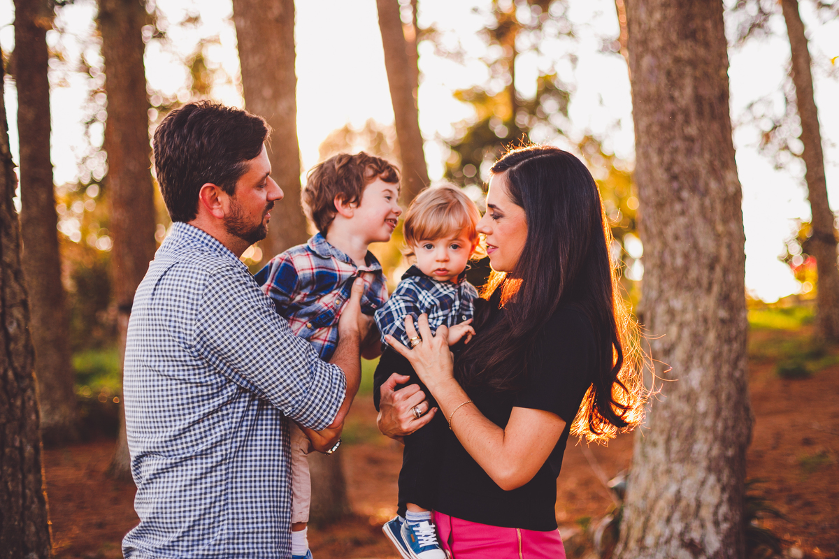 fotografa familia curitiba - ensaio Lavandario externo menino bebe