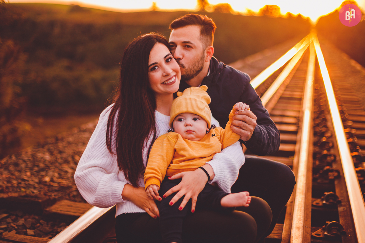 fotografa familia curitiba - ensaio externo por do sol bebe