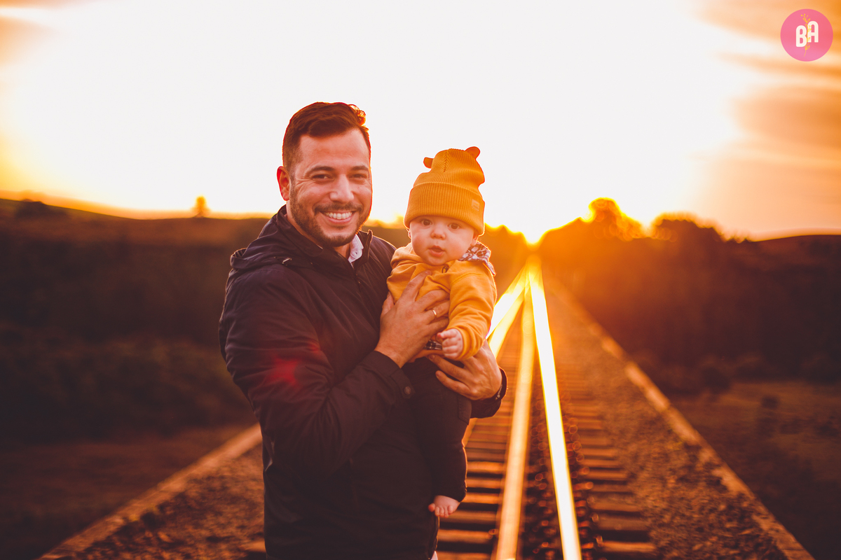 fotografa familia curitiba - ensaio externo por do sol bebe