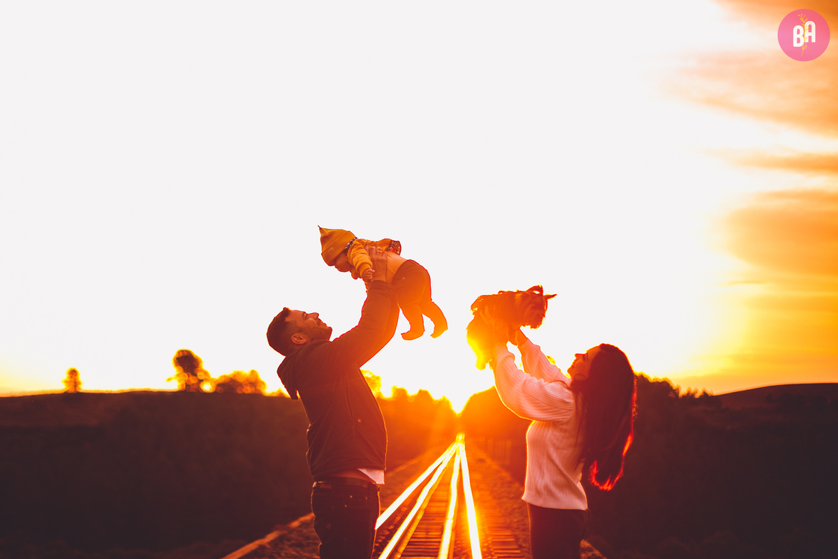 fotografa familia curitiba - ensaio externo por do sol bebe