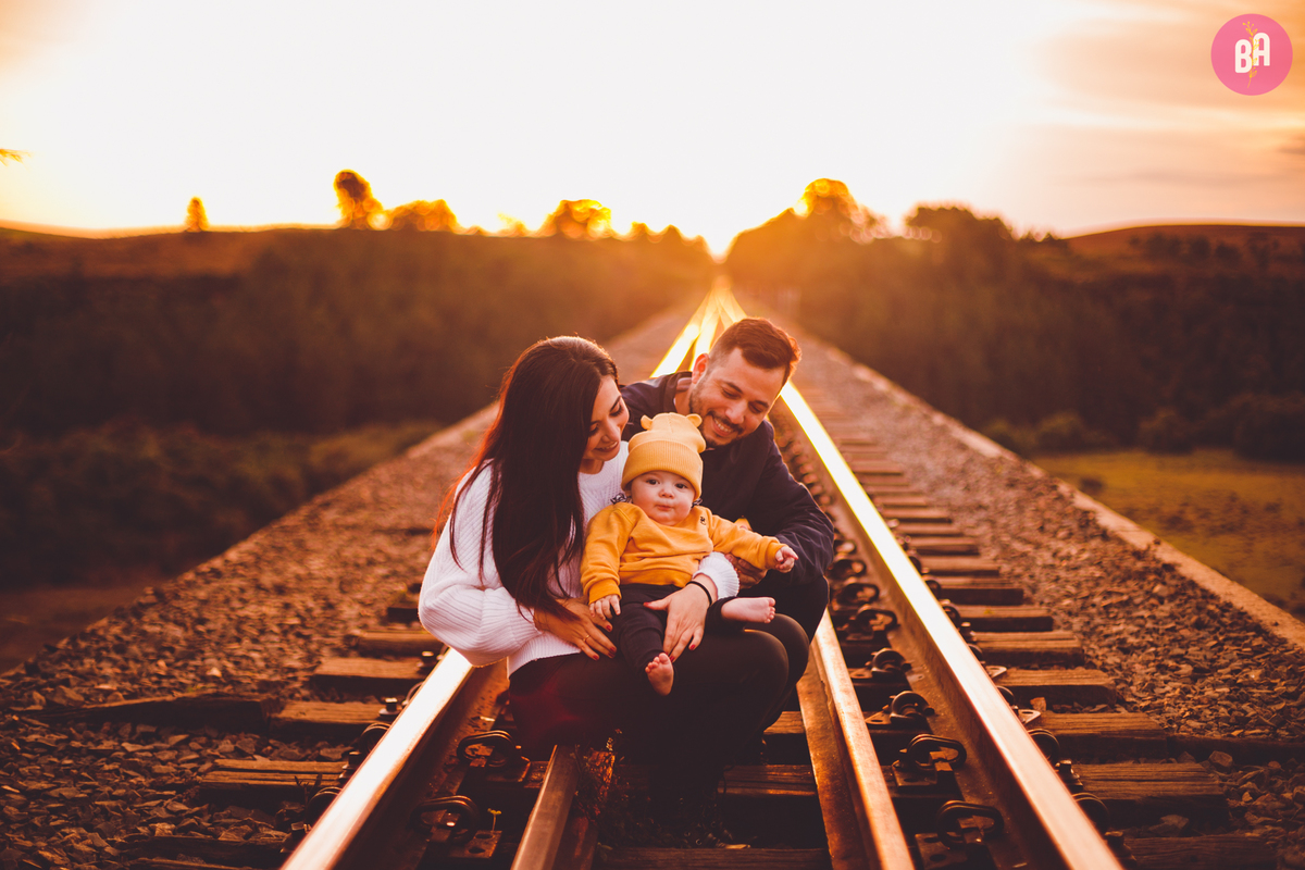 fotografa familia curitiba - ensaio externo por do sol bebe