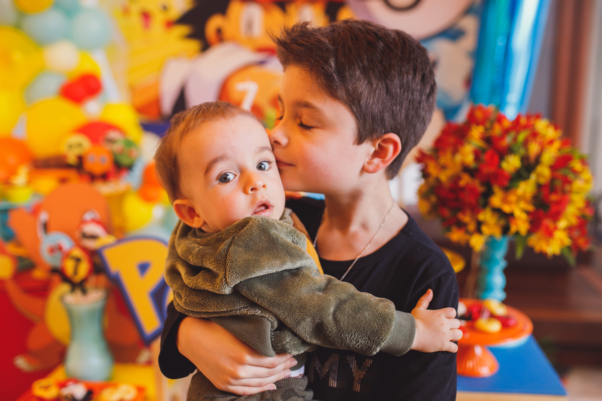 fotografa familia Curitiba aniversario em casa 7 anos 