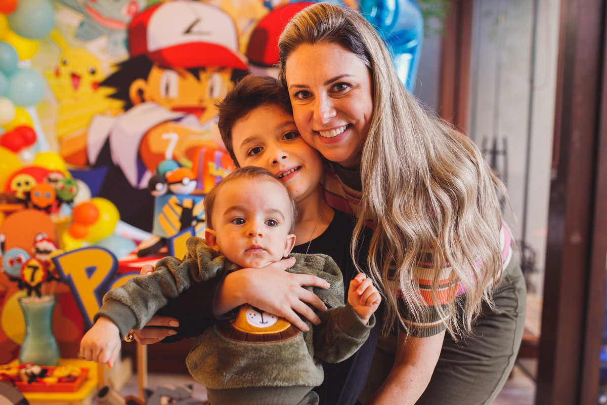 fotografa familia Curitiba aniversario em casa 7 anos 