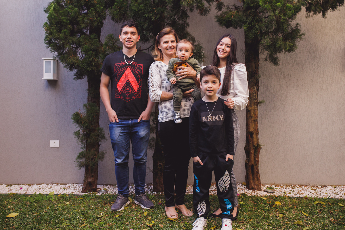 fotografa familia Curitiba aniversario em casa 7 anos 