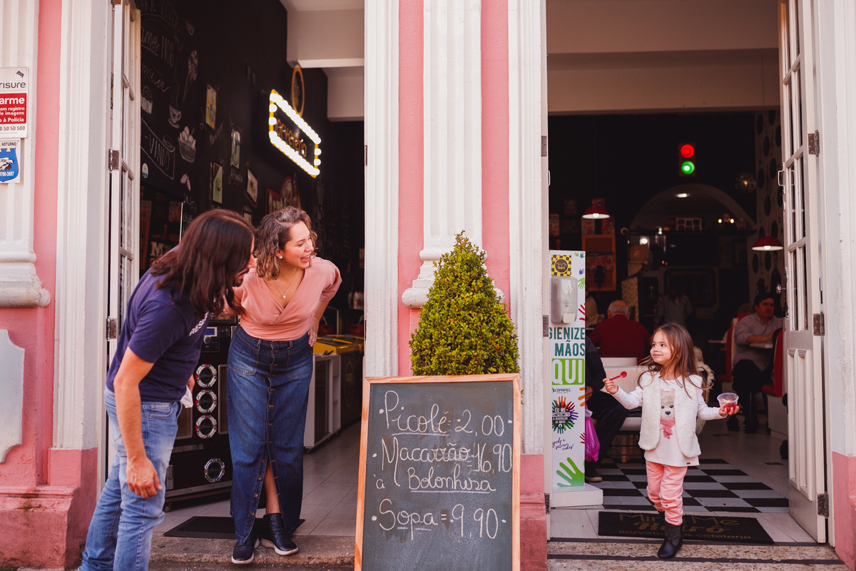 fotografa familia curitiba - ensaio praia São Francisco sul Clarice infantil