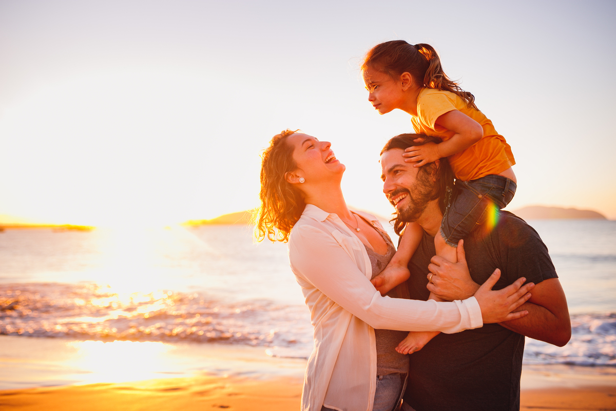 fotografa familia curitiba - ensaio praia São Francisco sul Clarice infantil