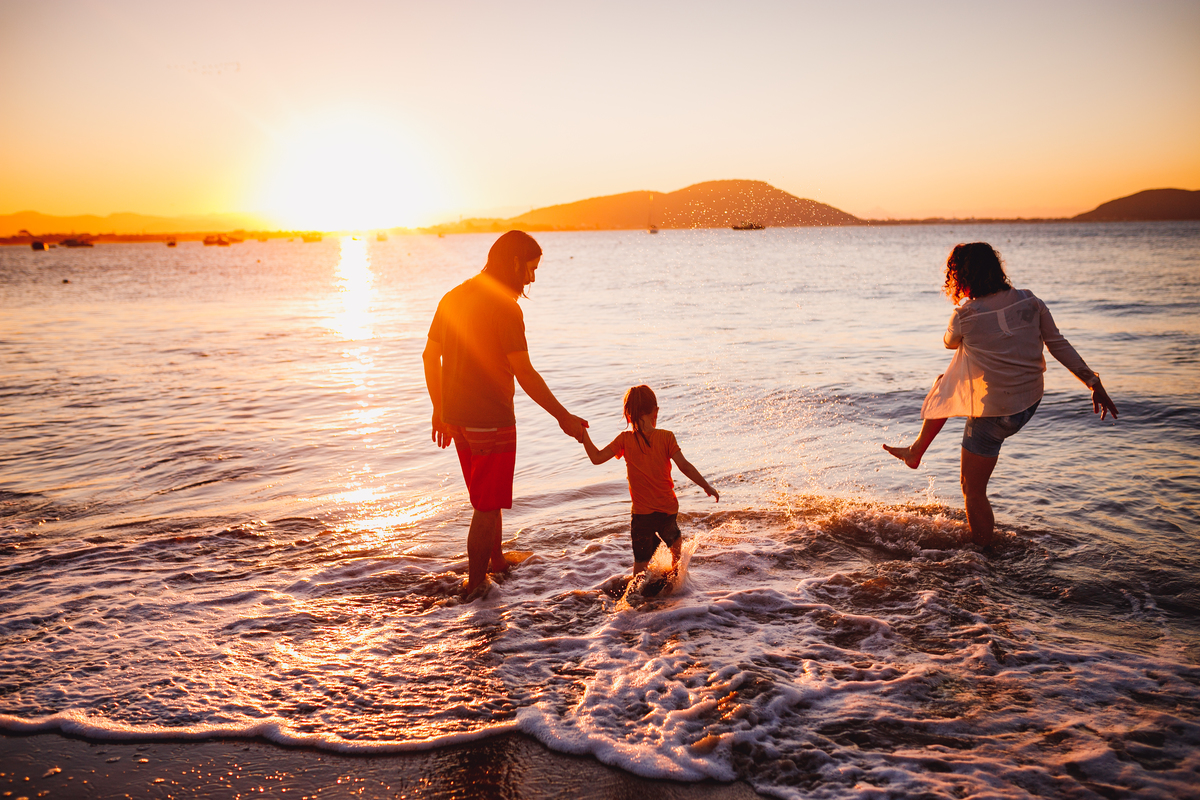 fotografa familia curitiba - ensaio praia São Francisco sul Clarice infantil