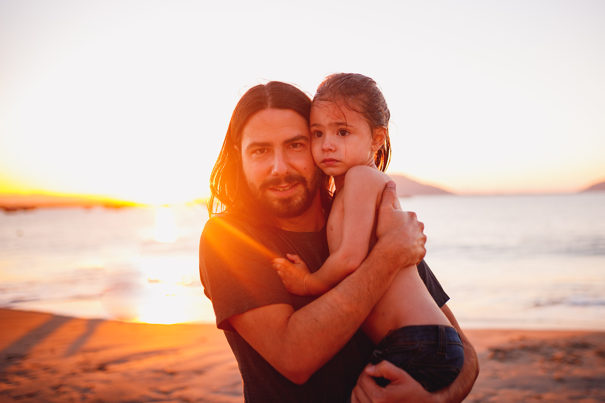 fotografa familia curitiba - ensaio praia São Francisco sul Clarice infantil