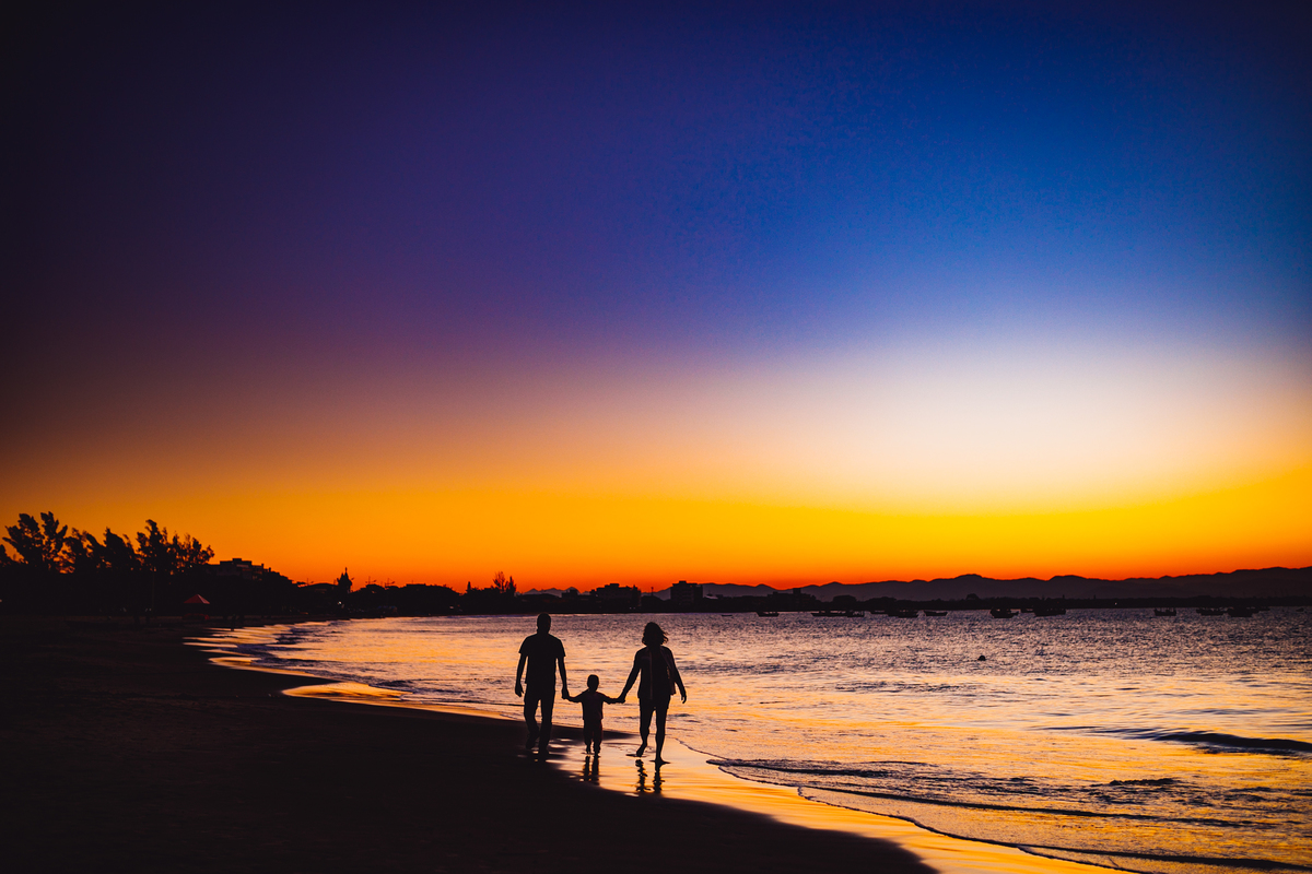 fotografa familia curitiba - ensaio praia São Francisco sul Clarice infantil