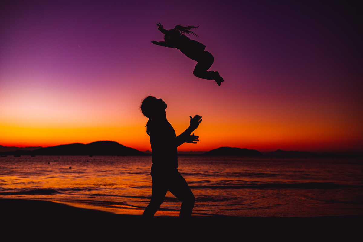 fotografa familia curitiba - ensaio praia São Francisco sul Clarice infantil