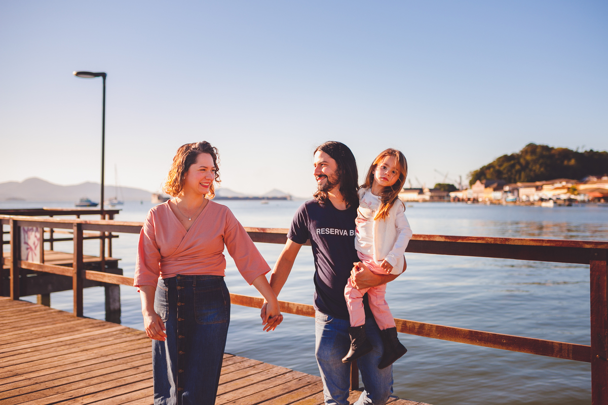 fotografa familia curitiba - ensaio praia São Francisco sul Clarice infantil