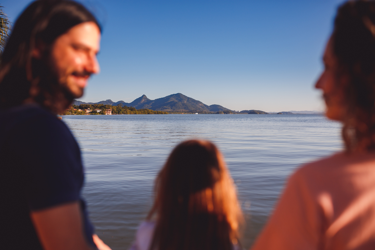 fotografa familia curitiba - ensaio praia São Francisco sul Clarice infantil