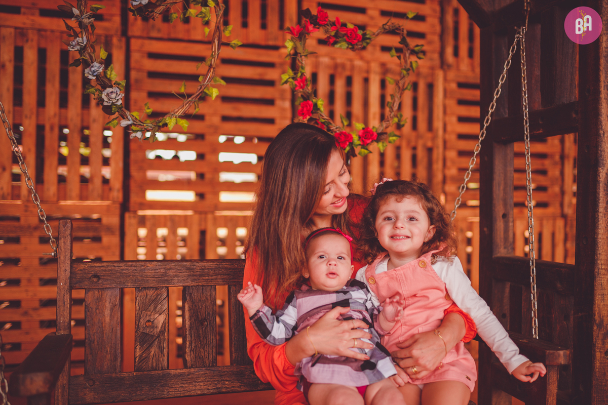 fotografa familia curitiba - Ensaio no girassol Holambra bebe menina flores por do sol