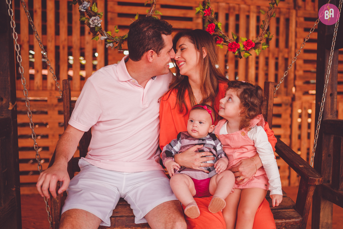 fotografa familia curitiba - Ensaio no girassol Holambra bebe menina flores por do sol