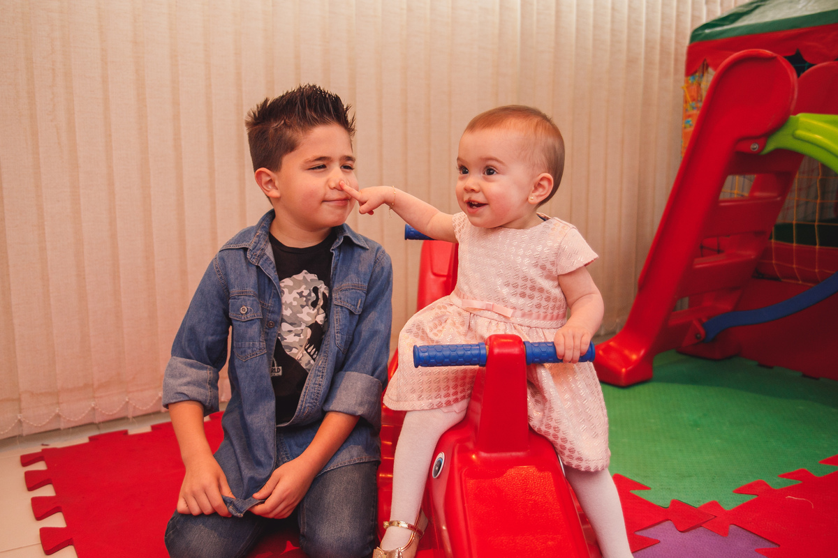 fotografa familia curitiba um ano aniversario em casa 