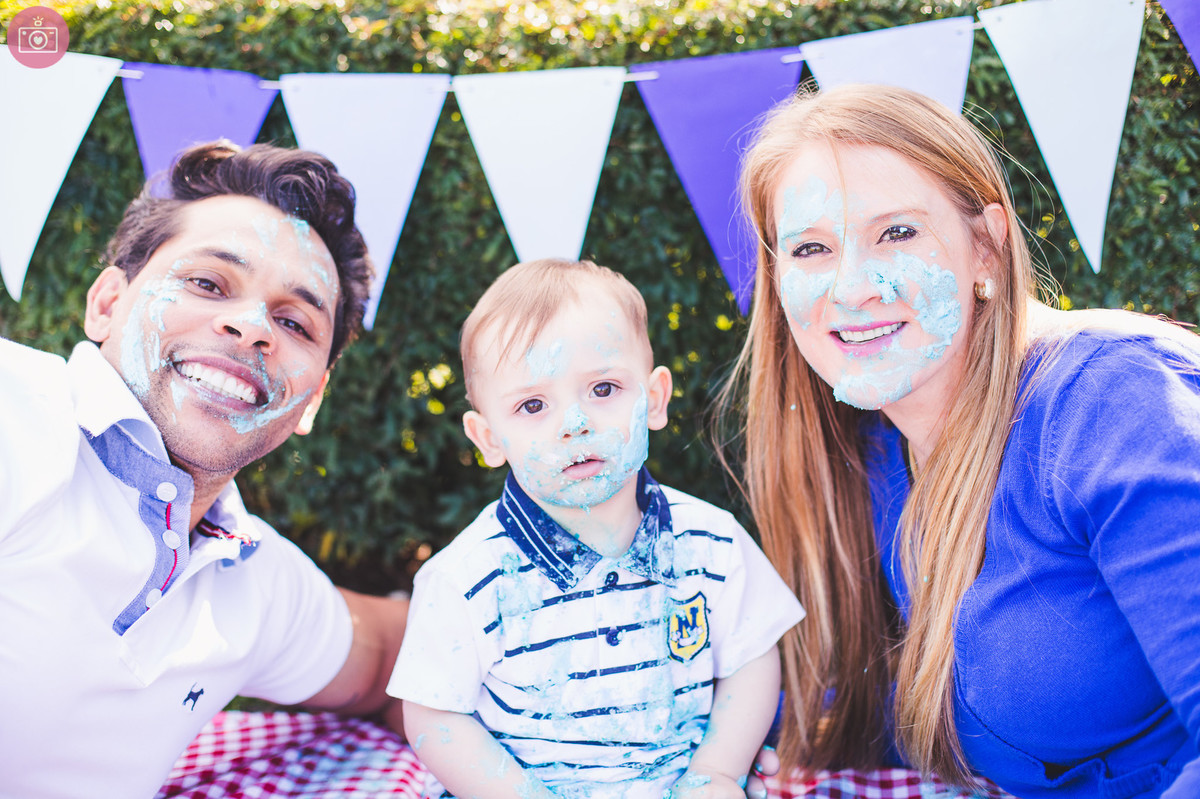victor smash the cake