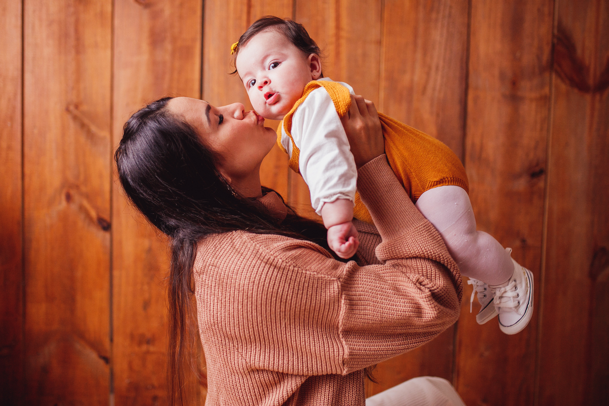 fotografa familia curitiba - bebe estudio acompanhamento - 4 meses menina