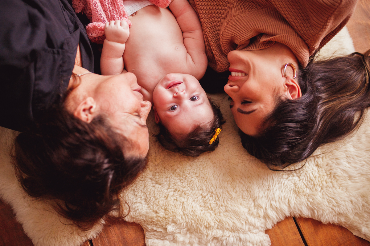 fotografa familia curitiba - bebe estudio acompanhamento - 4 meses menina