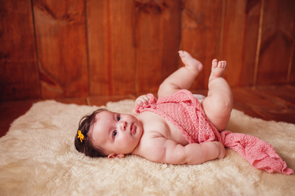 fotografa familia curitiba - bebe estudio acompanhamento - 4 meses menina