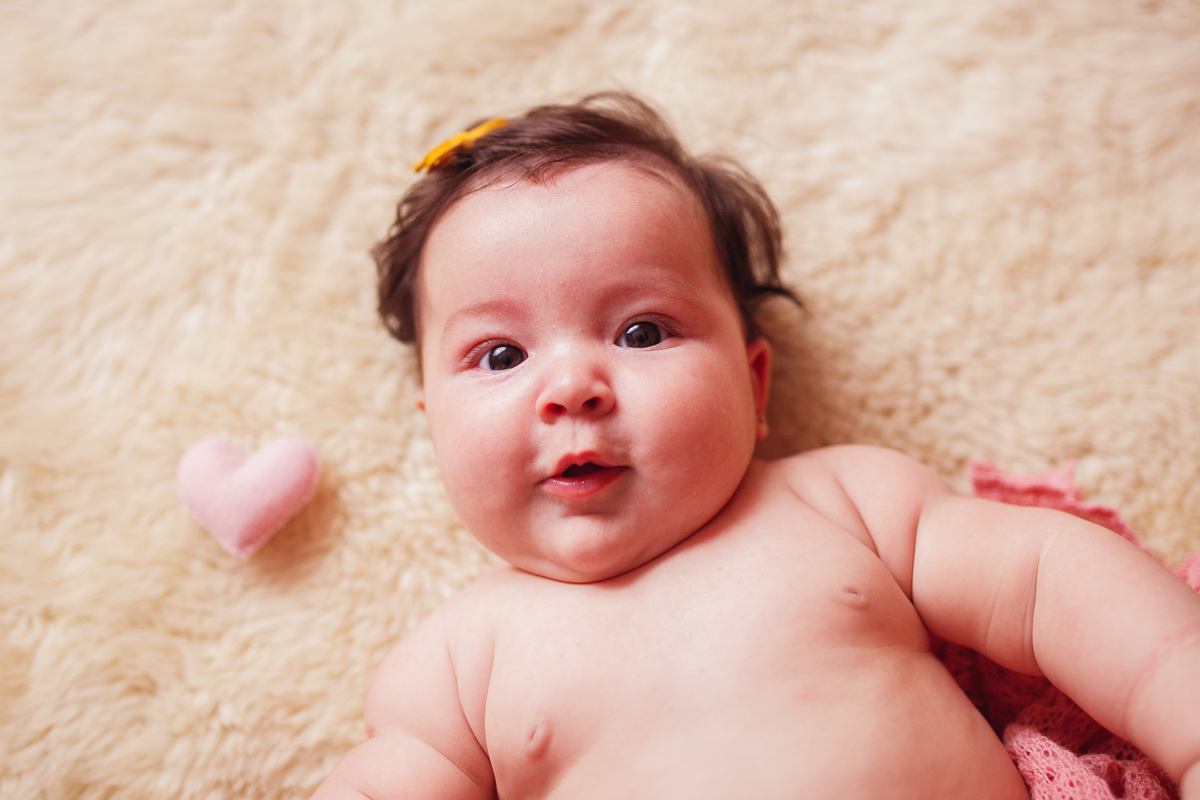 fotografa familia curitiba - bebe estudio acompanhamento - 4 meses menina