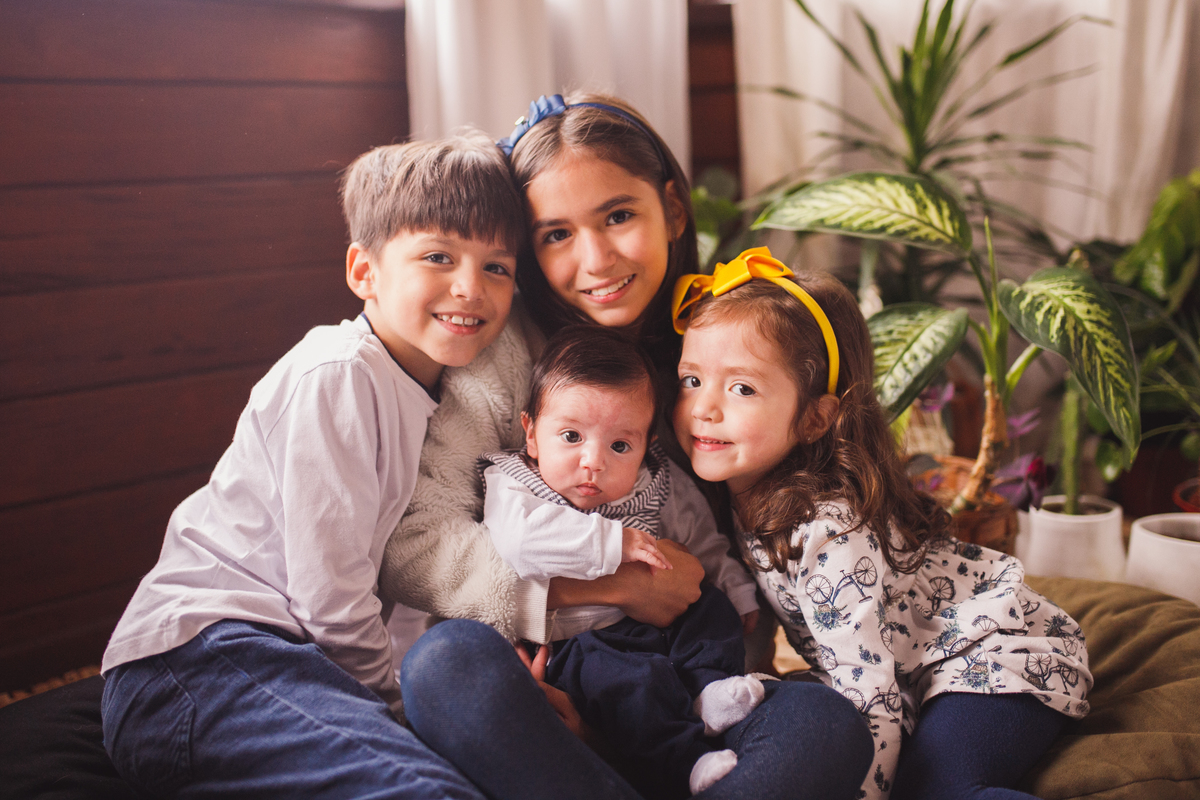 fotografa familia curitiba - ensaio interno acompahamento