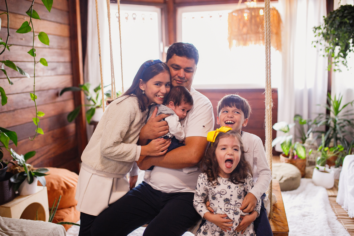 fotografa familia curitiba - ensaio interno acompahamento