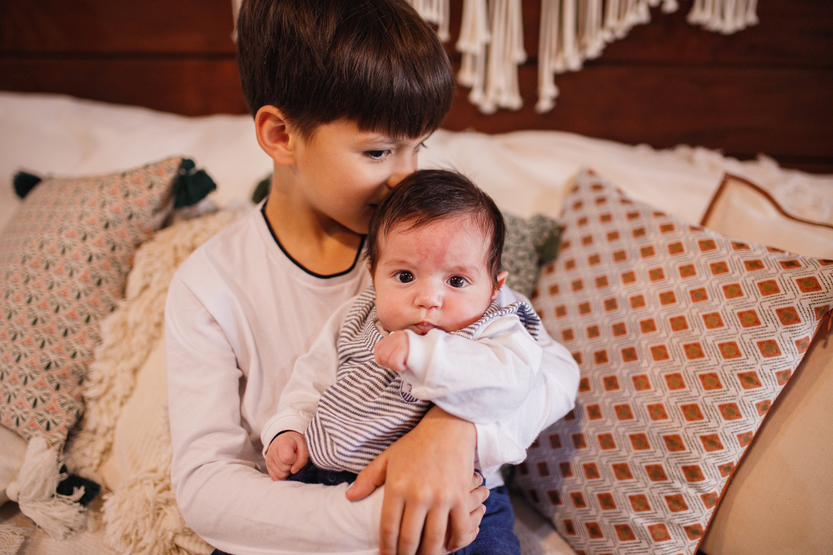 fotografa familia curitiba - ensaio interno acompahamento
