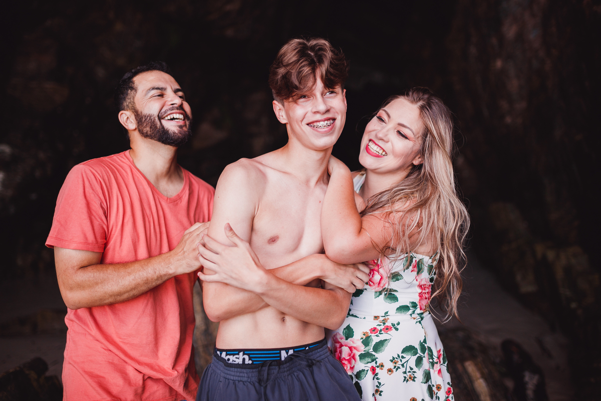 fotografa familia curitiba - ensaio casal ilha do mel praia