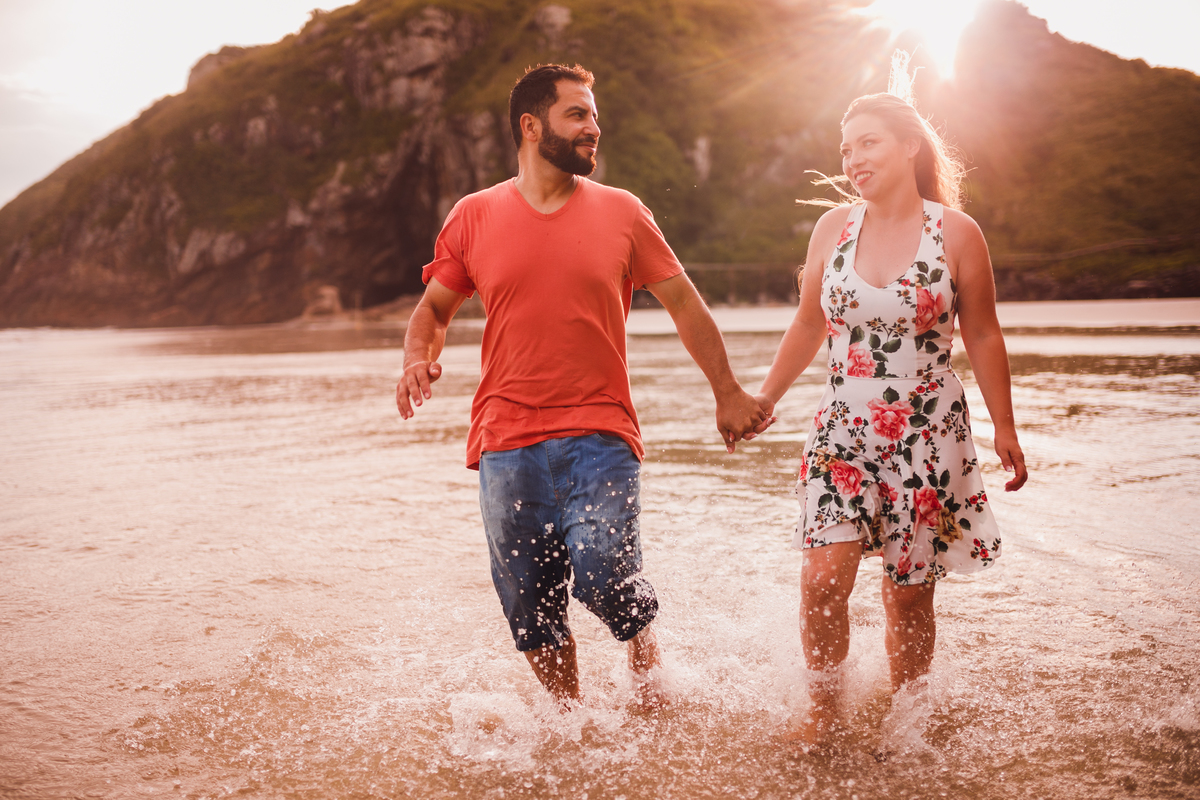 fotografa familia curitiba - ensaio casal ilha do mel praia