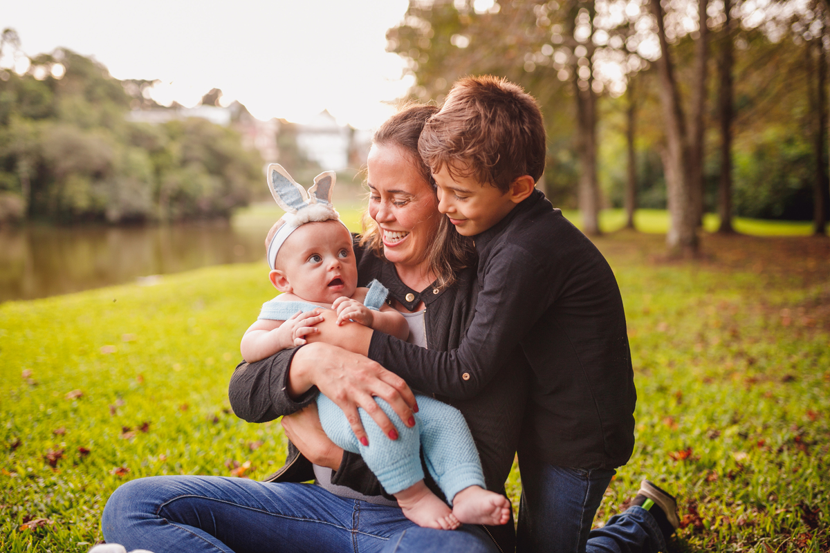 fotografa familia curitiba - ensaio externo acompanhamento Olavo 5 meses