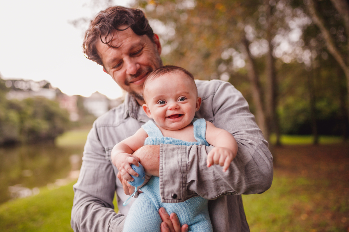 fotografa familia curitiba - ensaio externo acompanhamento Olavo 5 meses