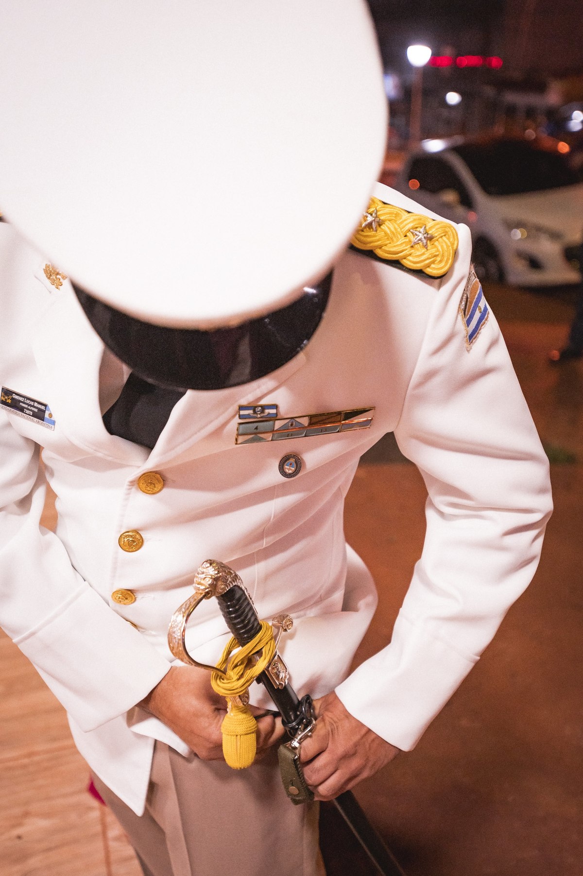 detalle del sable militar del novio