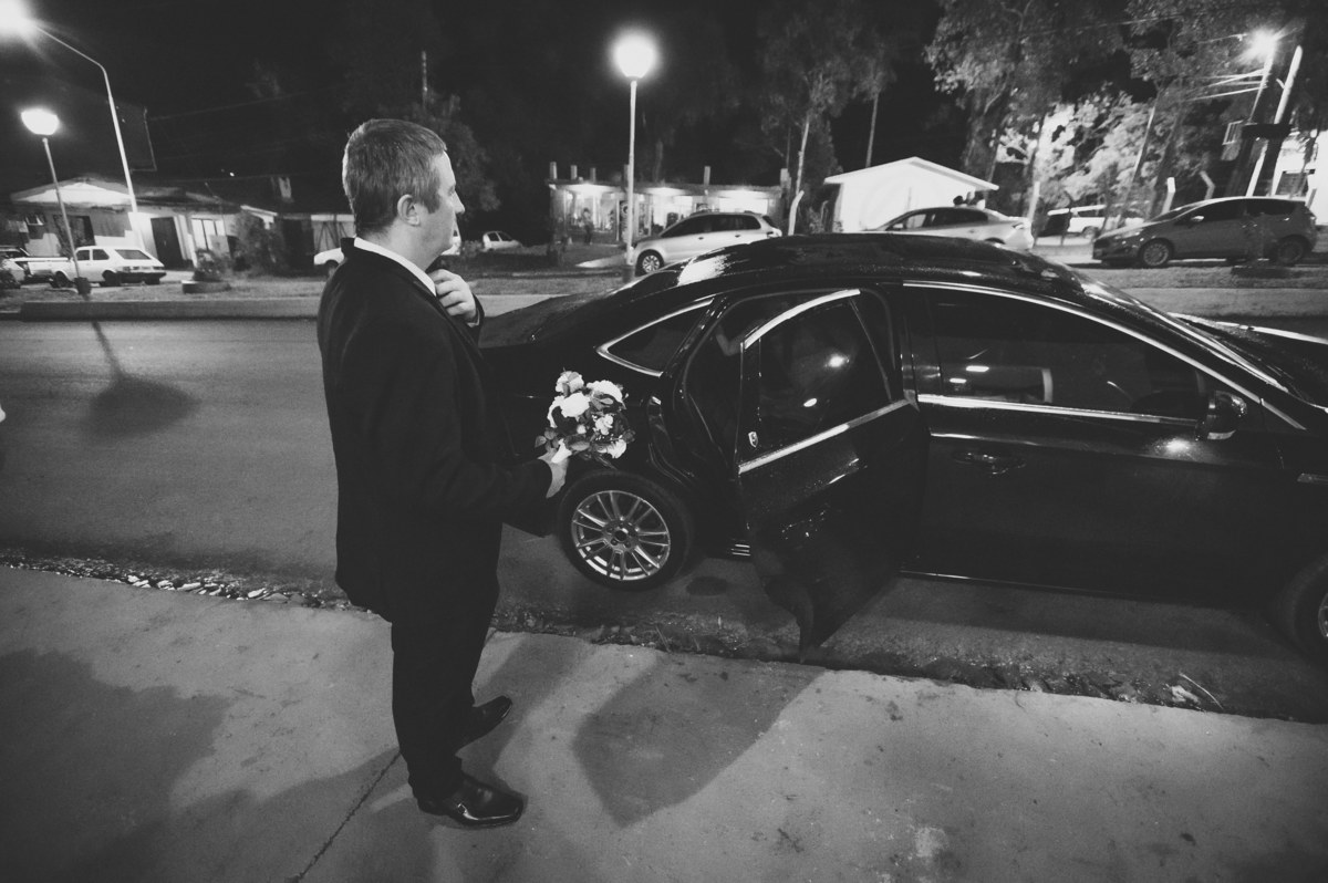 papa de la novia esperando 