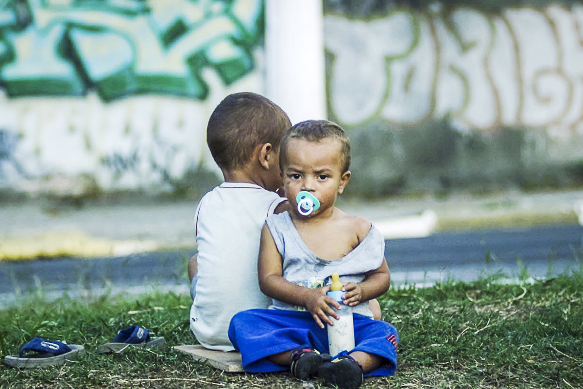 crianca na rua