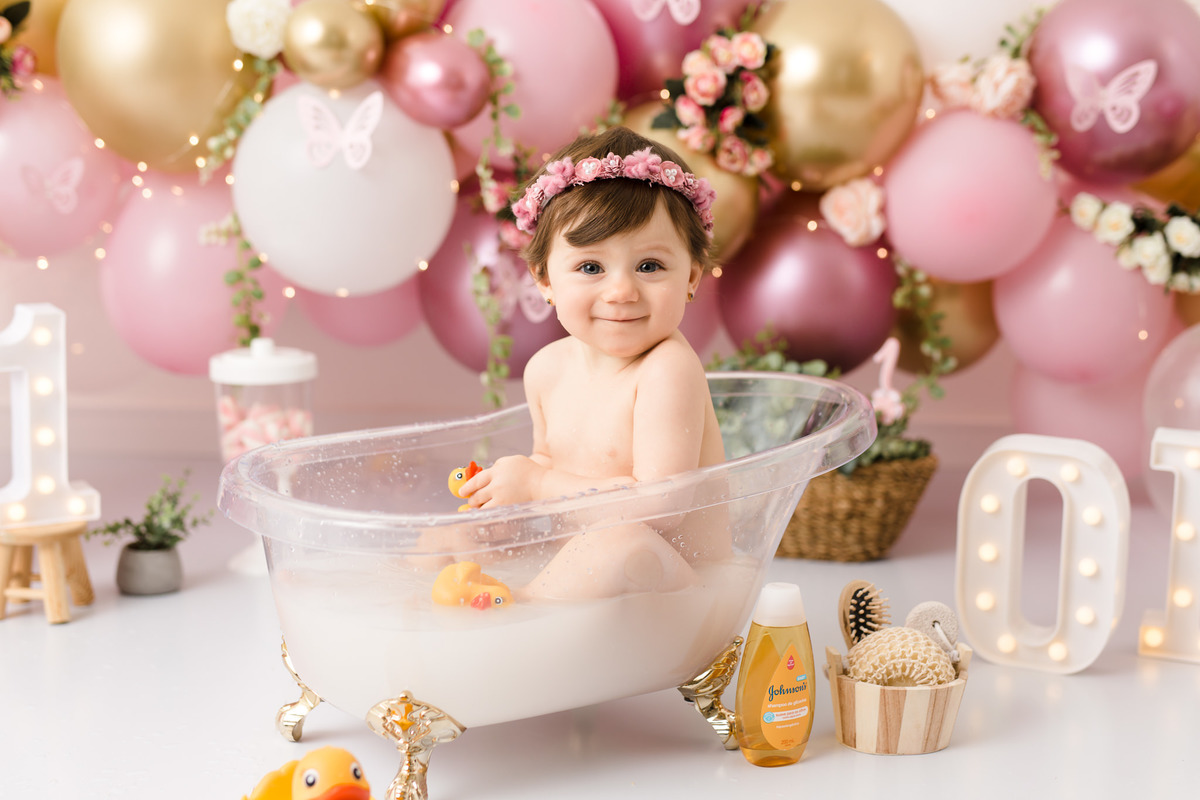 Ensaio smash the cake bebe 1 ano aniversário fralda acompanhamento bolo