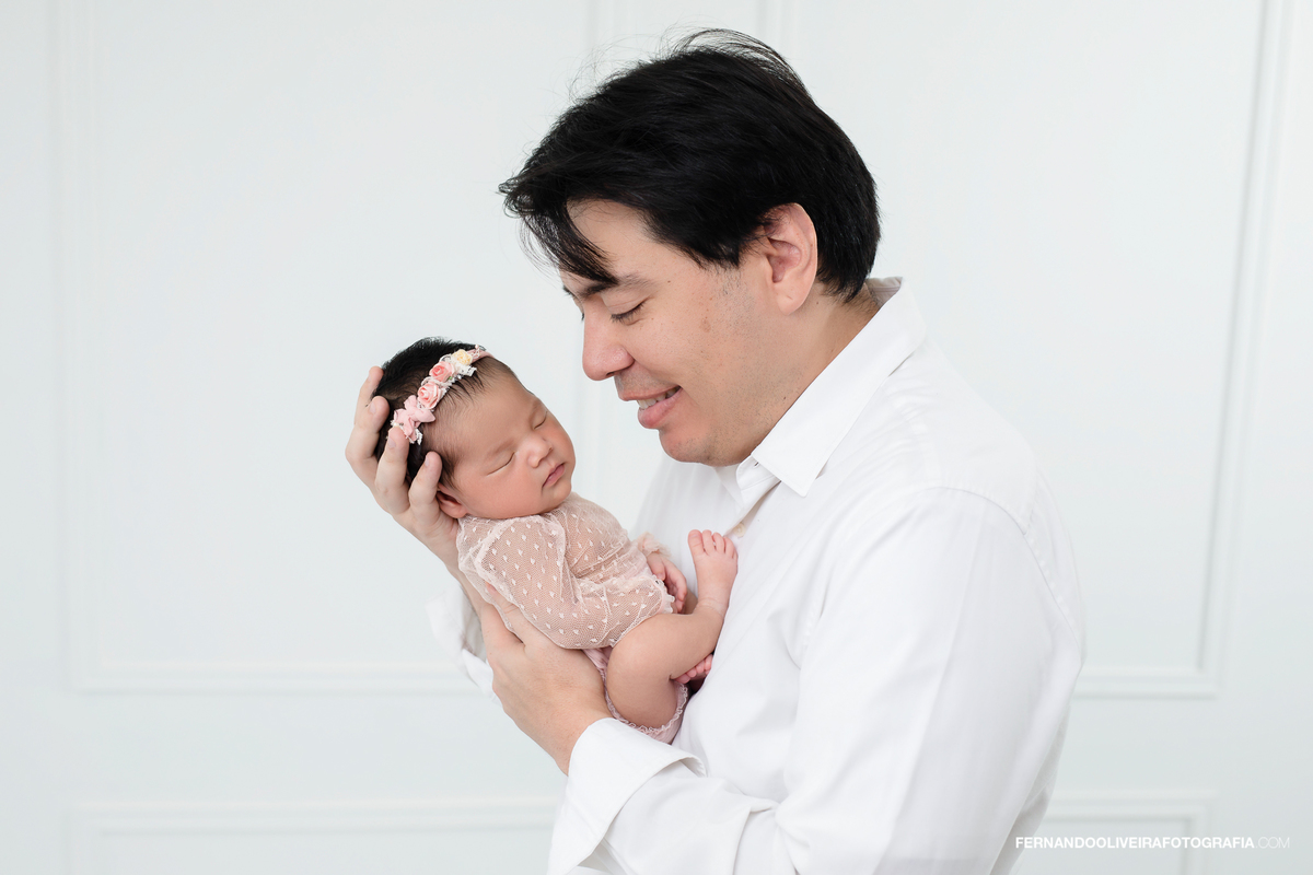 Ensaio newborn recem nascido bebe sessao estudio studio fotografo fotografa fernando oliveira bruna rafaela parto poses