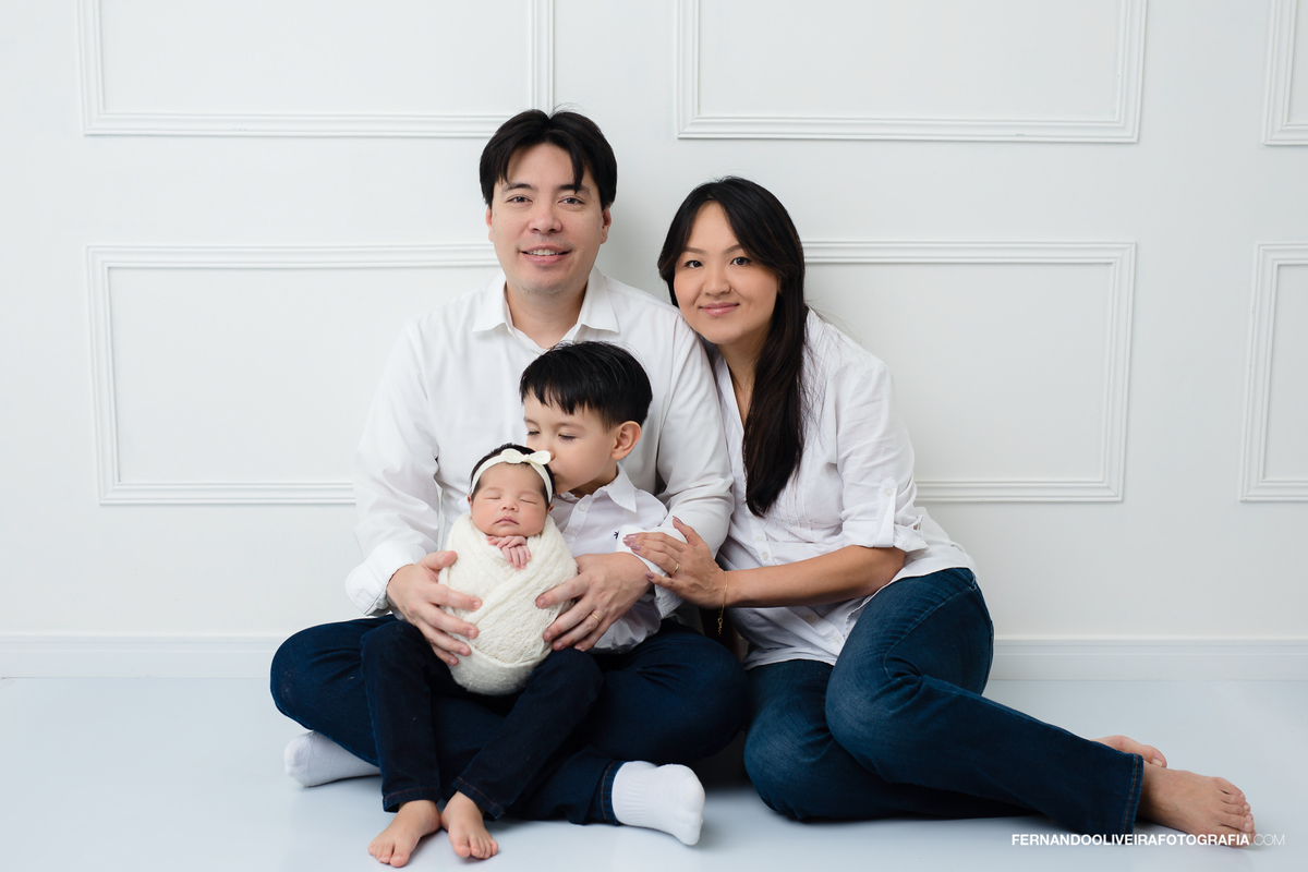 Ensaio newborn recem nascido bebe sessao estudio studio fotografo fotografa fernando oliveira bruna rafaela parto poses