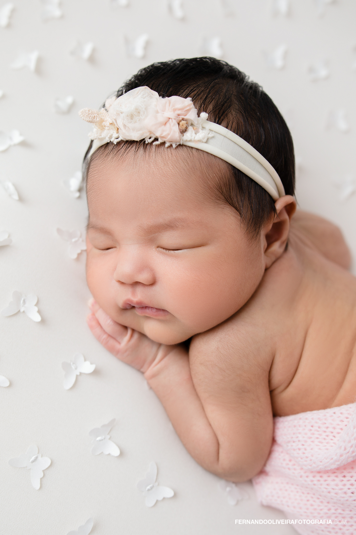 Ensaio newborn recem nascido bebe sessao estudio studio fotografo fotografa fernando oliveira bruna rafaela parto poses