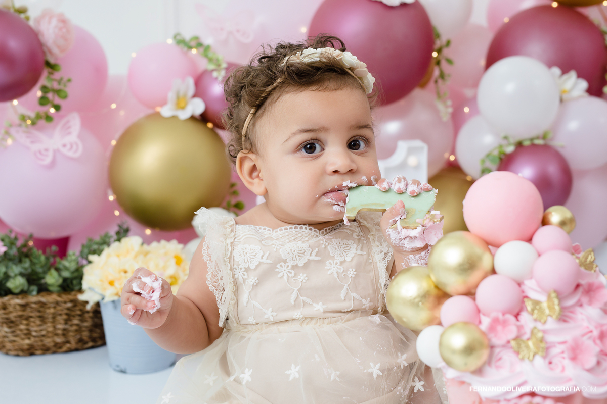 Ensaio smash the cake 1 ano aniversário festa infantil estudio zona sul são paulo campo belo brooklin moema fotografo