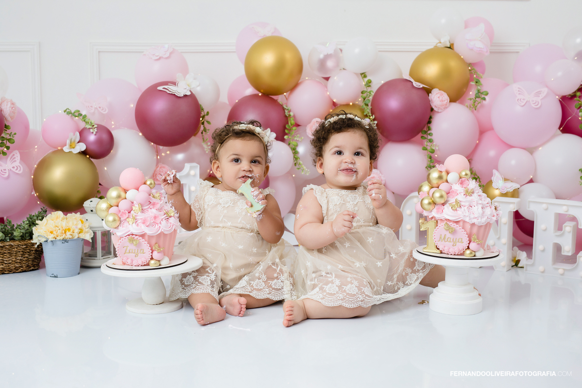 Ensaio smash the cake 1 ano aniversário festa infantil estudio zona sul são paulo campo belo brooklin moema fotografo