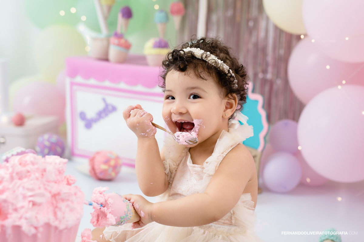 Ensaio smash the cake São Paulo
Smash cake zona sul SP
Ensaio 1 ano bebê Brooklin Moema
Bolo smash sorveteria São Paulo
Fotografia smash the cake estúdio SP
Ensaio aniversário 1 ano zona sul
Smash cake tema doces pastel
Fotógrafo bebê 1 ano Campo Belo