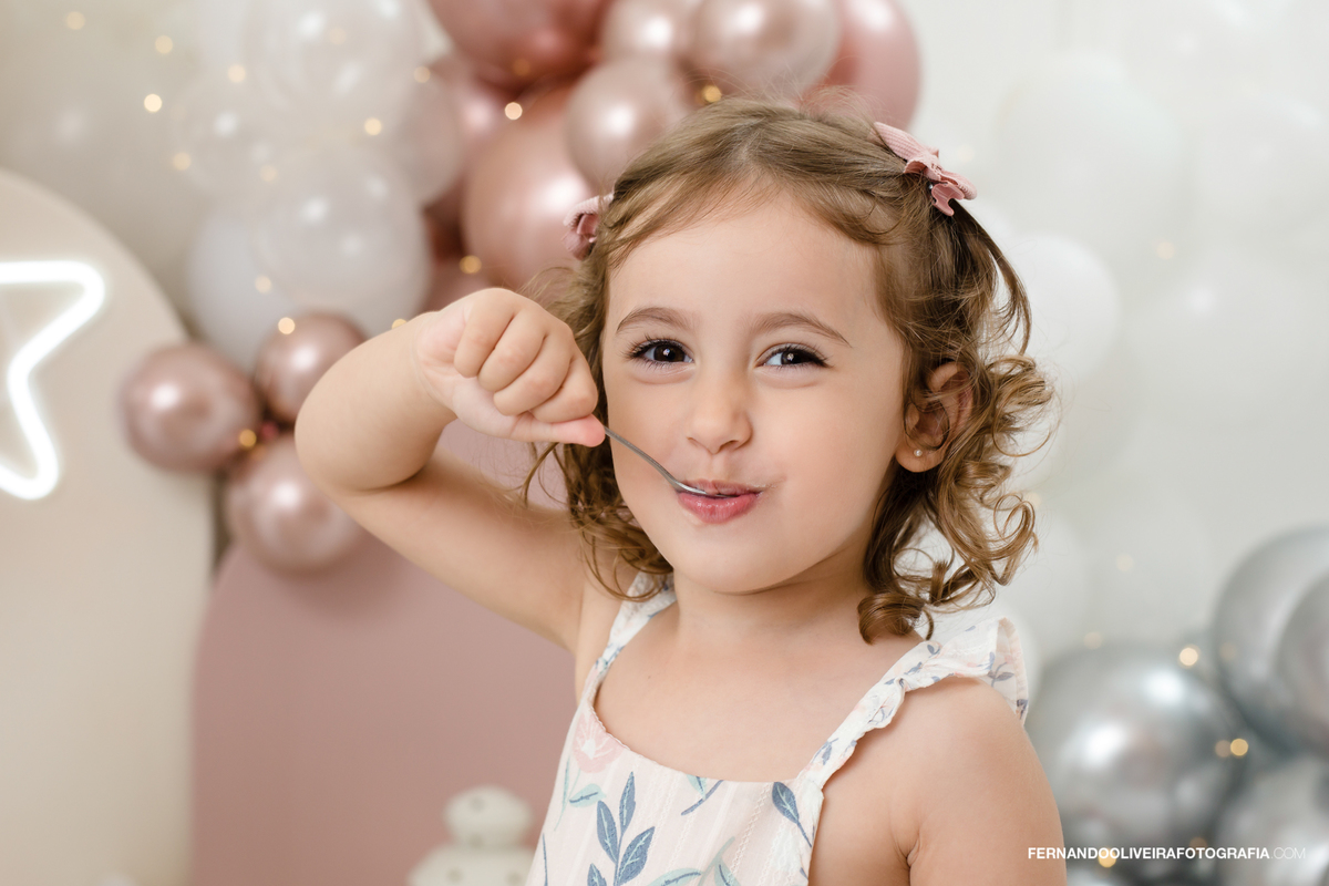 Ensaio aniversario fotografo estudio infantil 3 anos decoração balões helio brooklin moema campo belo
