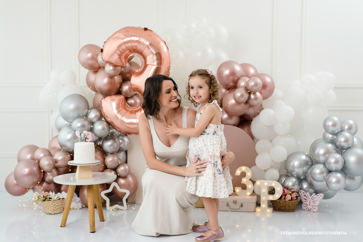 Ensaio aniversario fotografo estudio infantil 3 anos decoração balões helio brooklin moema campo belo