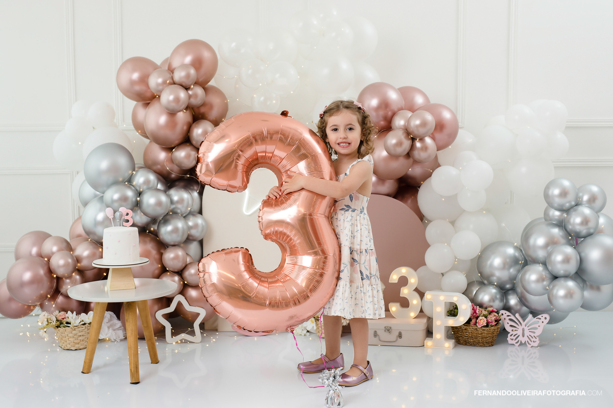 Ensaio aniversario fotografo estudio infantil 3 anos decoração balões helio brooklin moema campo belo