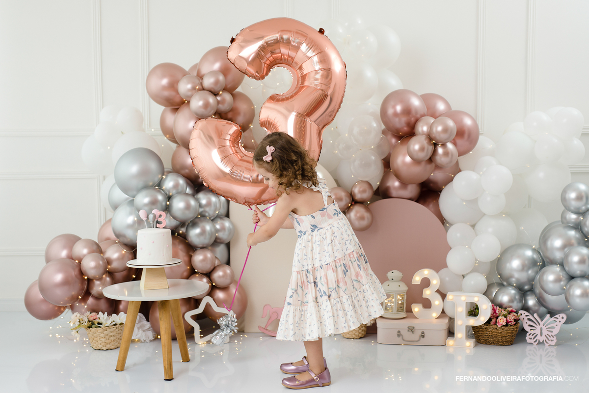 Ensaio aniversario fotografo estudio infantil 3 anos decoração balões helio brooklin moema campo belo
