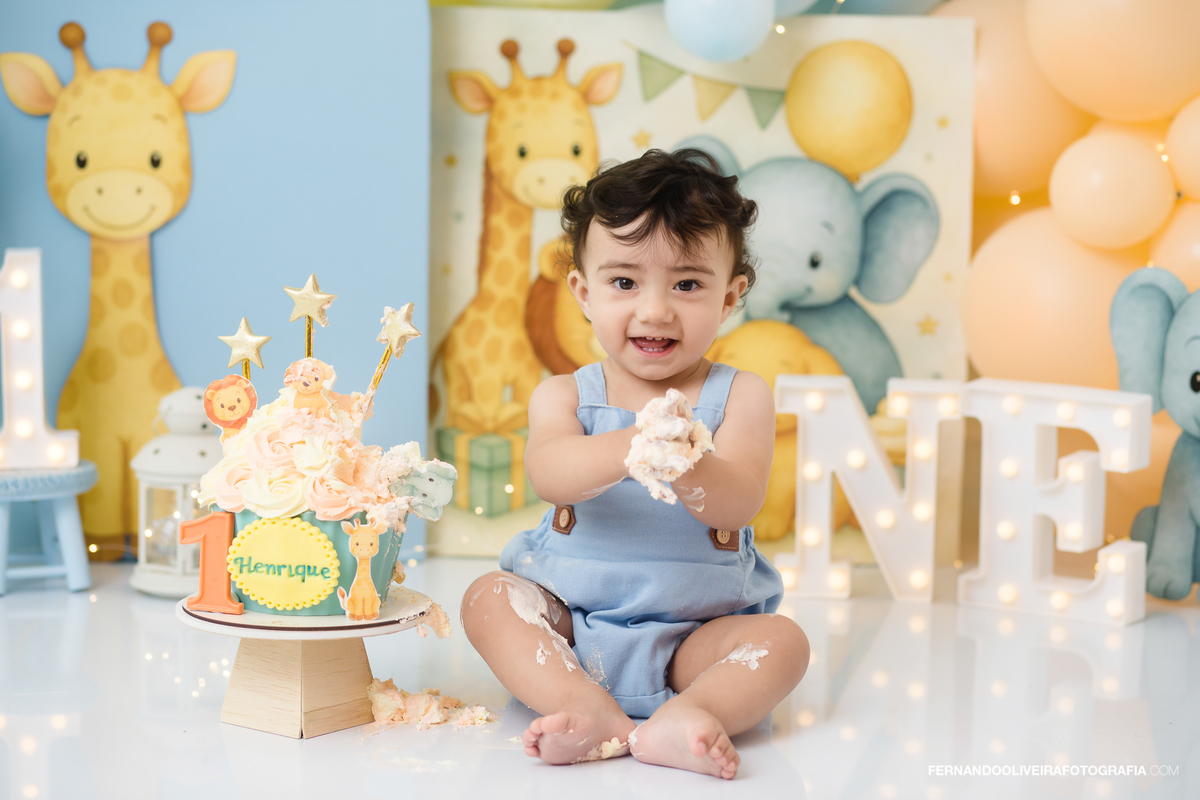 Ensaio smash the cake zona sul sp sao paulo estudio infantil brooklin moema santo amaro campo belo ibirapuera decoração com baloes